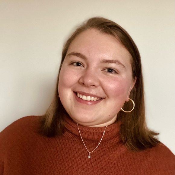 Meet Your Posher, Molly - Picture 1 of 3